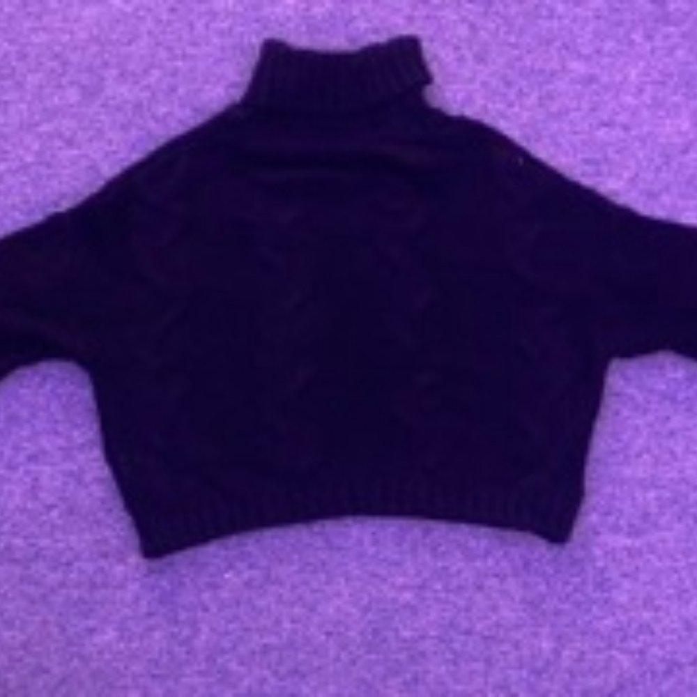 Cute turtle neck knitted sweater! #winter #warm #knit